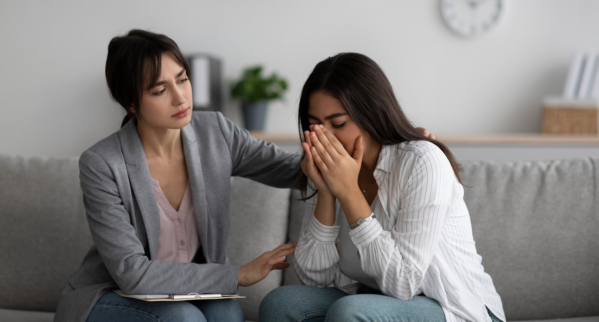 Dysocjacyjne Zaburzenia Osobowości: Objawy, Przyczyny, Leczenie